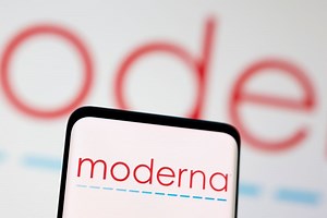 Moderna trims annual expenses outlook on lower production costs, R&D cuts