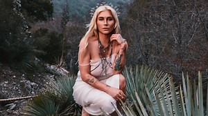BACKSTABBER - Kesha - LETRAS.COM