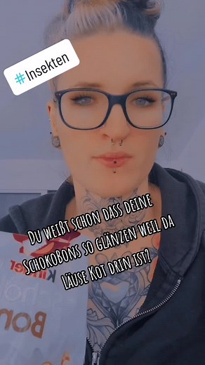 Schellack ist eine harzige Substanz, die aus den Ausscheidungen der Lackschildlaus Kerria lacca nach ihrem Saugen an bestimmten Pflanzen gewonnen wird. Esst ihr sie weiter? Oder ekelt ihr euch? 🤔 #schokobons #kinderschokobons #schellack #läusekot #schildlaus #insekten #lebensmittel #süßigkeiten #lackschildlaus #insekteninlebensmitteln