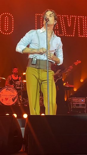 IL BALLO DELLA VITA on Instagram: "Культовий момент ❤️‍🔥❤️‍🔥❤️‍🔥 CINNAMON Рим 11.10.2025 #damianodavid #live"