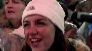 Standing Outside the Fire - Garth Brooks (live)