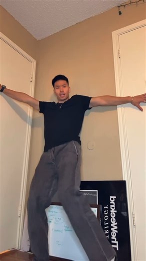 Heng Taing 🇰🇭 on Instagram: "My knees finna explode 😭 #explorepage #dance #viral #trending"