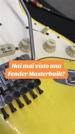 Video di the_live_sound (@the_live_sound) con Loop electric guitar forward-looking pop rock(1485825) - Loquat Music