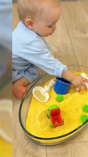 This snacktime is different! 😂🏠