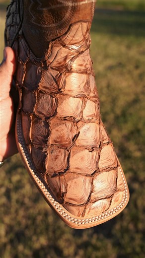 Introducing the art of footwear! Fish Scale Boots, 100% handcrafted in León, Mexico. Shipped from Texas to your doorstep. | Alfa Western Wear