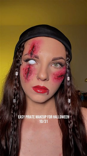 Easy pirate makeup for #halloween2026 🏴‍☠️ #piratemakeuplook #halloweenmakeuptutorial
