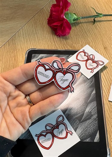 ACOTAR Feyre and Rhysand Locket Sticker - Etsy