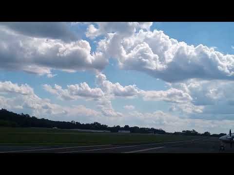 Cessna 172S Skyhawk SP Landing & Piper PA-38 Tomahawk Take-Off at Doylestown Airport (DYL)
