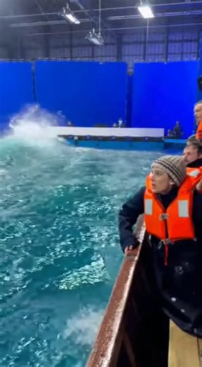 78K views · 703 reactions | Filming a maritime disaster movie scene in a studio #MovieMagic #TitanicBTS#Titanic #BTS #BehindTheScenes #MovieSet #Filmmaking #JamesCameron #TitanicMovie | Behind the Scenes | Facebook