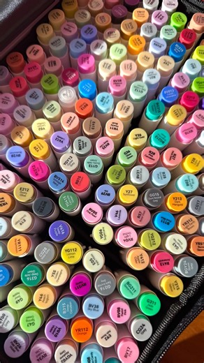 12 DAYS OF GIVEAWAYS - DAY 4 To celebrate Day 4, we’re teaming up with @ohuhuart to make your Christmas crafty & colorful🎨✨ Enter for a chance to win Ohuhu Dual Tips Alcohol Art Markers & $250 Michaels gift card! PRIZES (US customers only): ✨1 winner will receive (1) Ohuhu Honolulu 216 Colors Dual Tips Alcohol Art Makers and (1) $250 Michaels Gift Card How to enter: 🎄Like this post 🎄Follow @michaelsstores and @ohuhuart 🎄Tag a friend who’d love to win! Entries will be chosen every day at 6:00