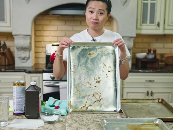 How to Clean Stained Sheet Pans