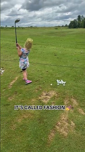 A new take on the bucket hat trend 🤝 (via @speedgolfhercupp/TT)