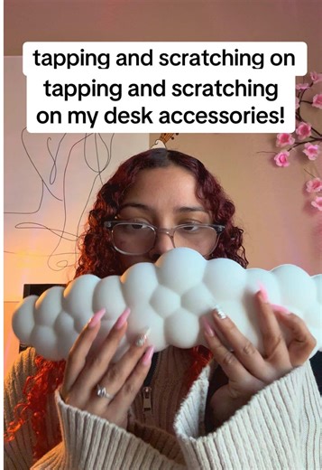 as you can tell i’m obsessed with the keyboard sounds myself #asmr #tappingasmr #lofiasmr #scratchingasmr #fyp