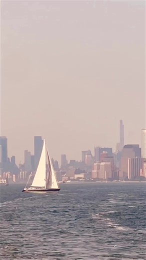 You get the absolute best views 🗽 from the FREE Staten Island Ferry | New York City Kopp