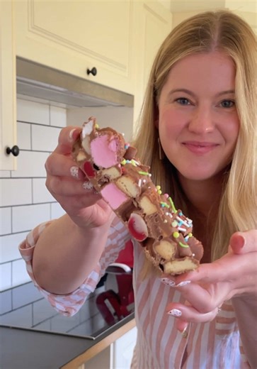 A moment of peace for your feed ❤️ I’m logging off now for a little while. Wishing you a restful and peaceful end to 2025, and a slow transition into the new year. It’s been a big year of growth, shedding and transformation. And I wouldn’t have it any other way. Thanks for being a part of it. #rockyroad #peace