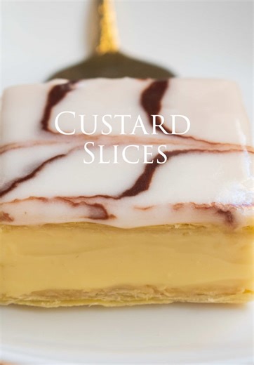 Custard Slices ✨ SO good, SO tasty and deliciously messy! You tastebuds can serve this one with or without the icing sugar and it’ll be just as yummy (especially for those who prefer a less sweet version). Full recipe on my website www.thebigtastybite.com or tap the link in my bio