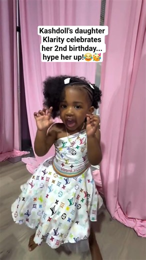 Kashdoll's daughter Klarity celebrates her 2nd birthday... hype her up!😂🥳
