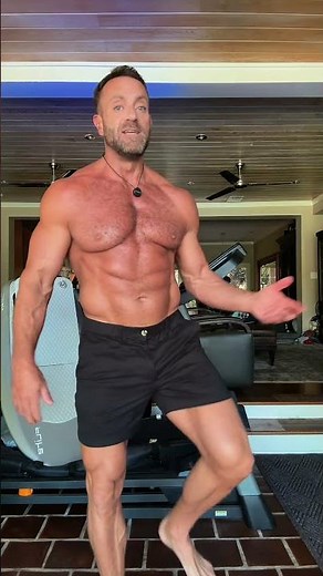 These 5.5” Cotton Casual Shorts for Men are built for real movement