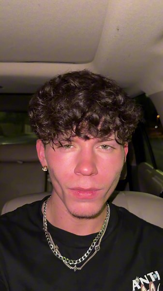 Drakevonx: A Love Letter in Mwahs