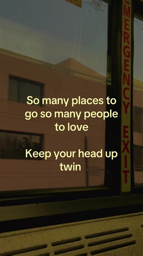 Yeah im talkin to you you’re twin #ilovethetrain #itwillallworkout
