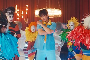 Watch: TVXQ's Yunho Traverses A Virtual Reality In Sci-Fi MV For "Vuja De" | Soompi