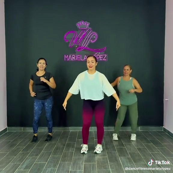 EL REY 🤴 CUMBIA 🔥🎶🎼 CARDIO DANCE FITNESS#fitness #fitgirl #FitnessMotivation #fypシ