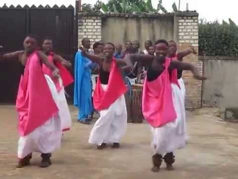 Rwandan ballet female dance (Umushagiriro)
