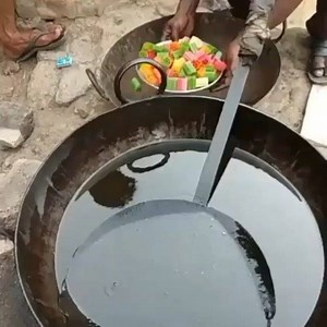 Wanna see the magic? See how these little fryums fill up the entire pan. #Fryums in the making! . . . . . . Keep exploring keep sharing. #picoftheday #foodphotography #magic #foodporn #foodtalkindia #instafood #punjabi #indianfoodfreak #indiapictures #storiesofindia #foodmania #foodmaniac #delhidiaries #foodgram #foodphoto #vscofood #lndian #foodoftheday #l4l #food #lovefood #dailyfoodfeed #yummy #yougottaeatthis #likesforlikes #Foodphoto #food #yummyfood #fried #Repost @street_food_chandigarh |