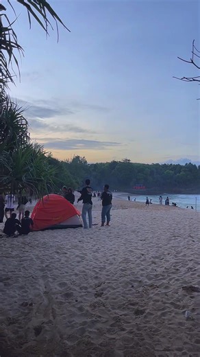 Suasana pagi pantai Pudak #pantaipudakblitar #vibes #sunrise #songgolangitblitar #pantaiselatan