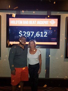 🚨 The $297,612 Bad Beat Jackpot has been hit. I repeat, the $297,612 Bad Beat Jackpot has been hit! Pauline won $148,806 when her four of a kind tens lost to the Royal Flush of Pablo. Pablo won $74,403. The five other players at the table split the remaining $74,403, earning $14,881 each. 💰 #PokerLife #Poker #HardRockTampaPoker | Seminole Hard Rock Hotel & Casino Tampa