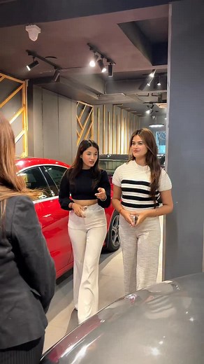 Intelligent women! 🤣🤣 #wheelerdealerindia #funny #comedy | Wheeler Dealer india