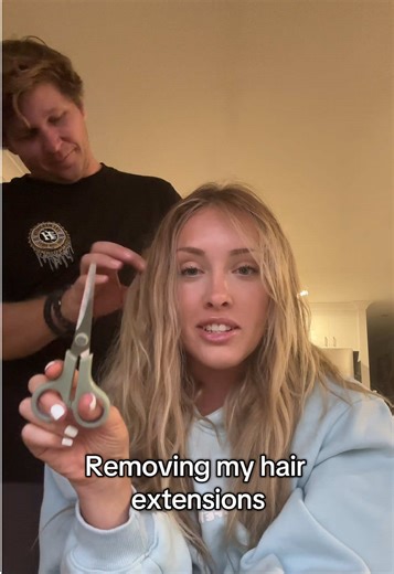 Removing Hair Extensions: Instant Regret Experience