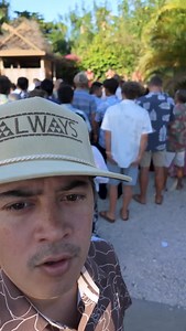 Chief’s Luau is perfect for locals who haven’t been to a luau in awhile or to take friends & extended ohana that are visiting the island. 🤙🏻 Mahalo @osnizzle for stopping by! Book your seats now in our bio. #chiefsluau #luau #hawaiiluau #hawaii #hawaiilife #hawaiianluau #hawaiivacation | Chief's Luau