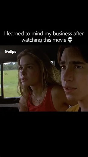 🕵️‍♂️ Interesting fact: Jeepers Creepers (2001) — To keep the horror genuine, the director purposely kept the actor playing the “Creeper” (Jonathan Breck) hidden from the rest of the cast during the entire pre-production and early filming. The lead actors, Justin Long and Gina Philips, didn’t see what the monster looked like until the cameras were rolling for their first encounter. Their shocked and terrified reactions in the movie are largely real, as they were seeing the full, grotesque makeu
