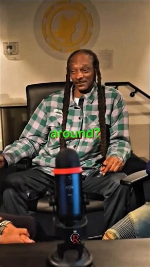 😂 Snoop Dogg's Earth Theory Had Everyone Crying .