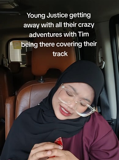 young justice saw their oppurtunity to bank, and did the unexplainable their whole run fr #timdrake #robin #youngjustice #dccomics #dc