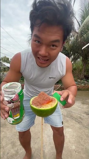 Thử thách ăn chanh với tương ớt#shorts