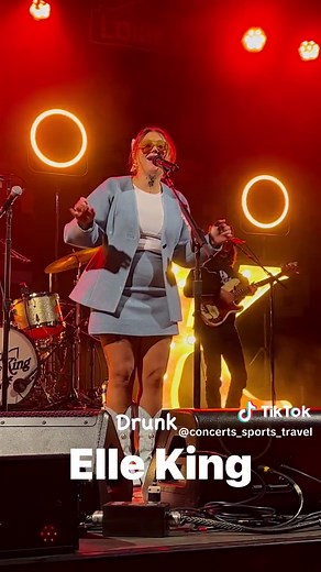 Elle King and Miranda Lambert Perform Drunk - Country Music Song