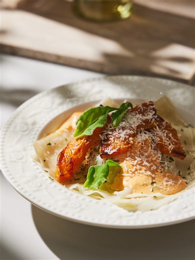 A little color, a lot of warmth.🥰 Rustic roasted pumpkin, made elegant in our Blue Pearl Pan. Its smooth ceramic finish and soft pearl glow turn simple ingredients into a quiet moment of seasonal beauty. #redchef #RedchefRecipe #OnePanMeal #WeeknightDinner #EasyCooking #cookware #CookwareSet