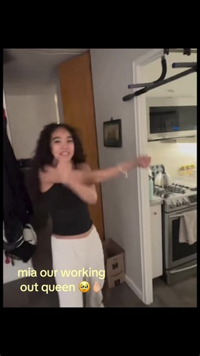 Fun Gym Moments with Mia and Clara in NYC