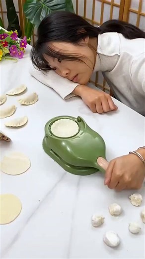Dumpling machine