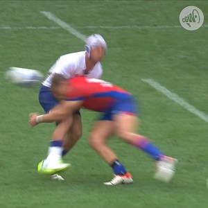 A spicy Chilean Smashed 'em bro 🇨🇱 | The Crowd Goes Wild