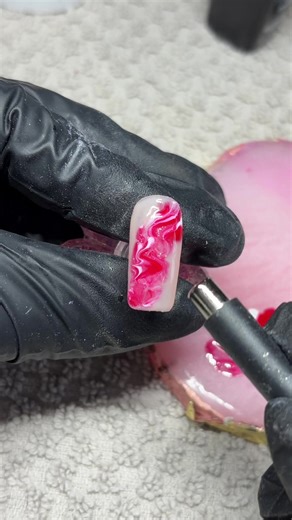 how do we feel about this marbled look for Valentines Day? #valentinesday #valentinesnails #valentinesdaynails #marblenails #nailinspo
