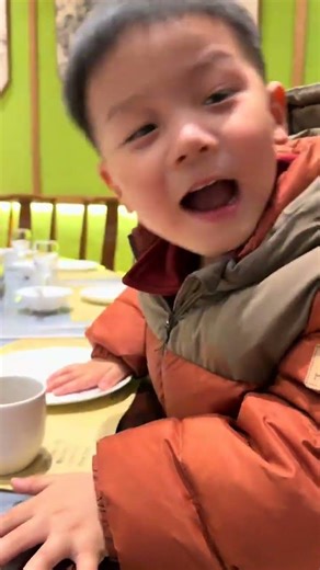 Coke First-Timer's Eye-Stinging Reaction! Cutest Ever