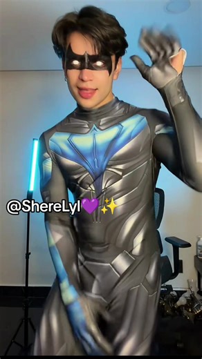 Aarón Mercury vs Nightwing... Con quién se quedan??? @Aaron Mercury 😺 👑 😘 😍 🔥 🔥 😍 ✨ ❤️ Yo con los 2 jaja 😂 🤭 #fyp #aaronmercury #mercurials #viraltiktok #paratiiiiiiiiiiiiiiiiiiiiiiiiiiiiiii