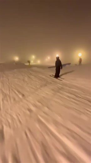 jeg kjeder meg litt.#tomerjarry #johanerjarry #skiing #360 #foryoupage❤️❤️ @🎿🔮🧿🤑Jonny-crack🤑🧿🔮⛷️ @mikkelkverndale2 @Jorgen andresen2 @𝓣𝓾𝓿𝓪ꨄ @kornelius.kn