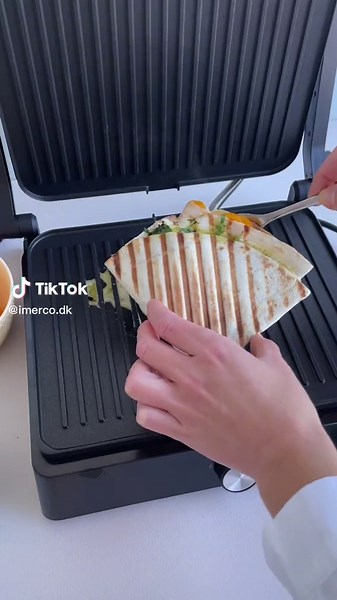Seriøst lifehack til alle toast- og paninilovers 👀🤩 #lifehack #foodhack #panini #madhack #køkkenhack #toaster #imerco