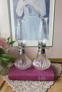 2 Vintage Lamplight Farms - Oil Lamps With Glass Lamp Base and Clear Glass Chimneys - Etsy Australia