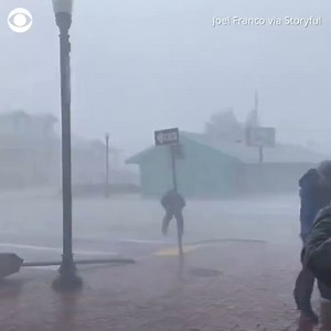 12K views · 187 reactions | WATCH: Weather Channel meteorologist Jim Cantore was met with "Hurricane Ian's full fury" as he covered the then-Category 4 storm from Punta Gorda on Wednesday. #HurricaneIan | KWTX News 10 | Facebook