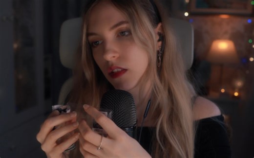 LAYERED MOUTH SOUNDS： intense, tickling, magical, with water sounds & visuals